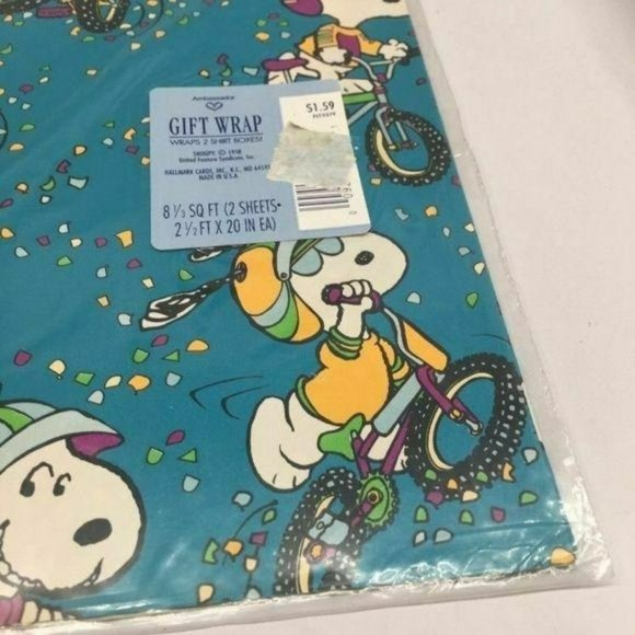 Vintage Hallmark set of 2 Peanuts Snoopy Gift Wrap Paper Bike Sports - Picture 5 of 8